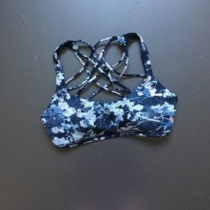 Lululemon sports bra